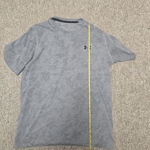Under Armour tshirt